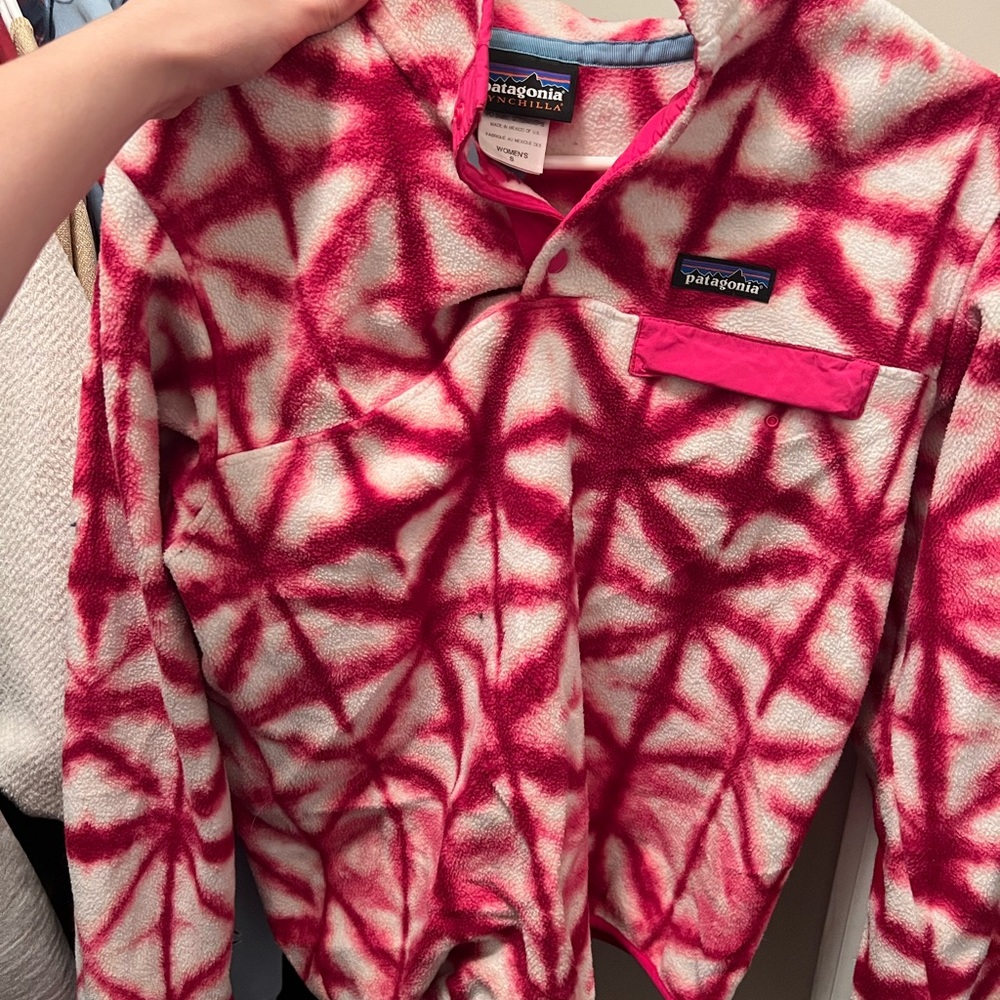 Patagonia Pullover Synchilla Size Small, Pink and White.